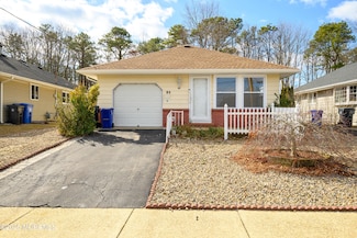 83 Mount Matterhorn Ln, Toms River, NJ 08753