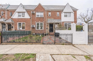 84-17 25th Ave, Flushing, NY 11370