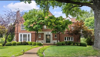 113 Lake Forest Dr, Saint Louis, MO 63117
