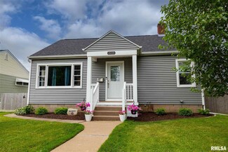 2221 Bellevue Ave, Bettendorf, IA 52722