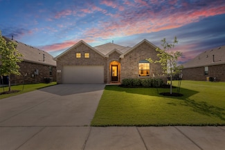 204 Post Oak St, Azle, TX 76020
