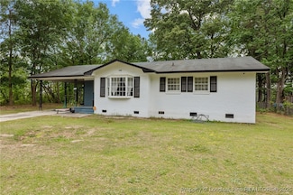 466 Lansdowne Rd, Fayetteville, NC 28314