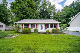 16 Swenson Dr, Wappingers Falls, NY 12590