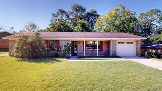 201 Peartree Cir, Dothan, AL 36301