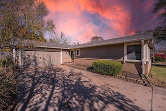 5916 Flagstaff St, Bel Aire, KS 67220