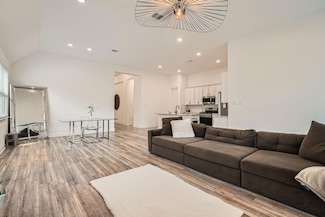 155 Switch Bud Dr, Buda, TX 78610