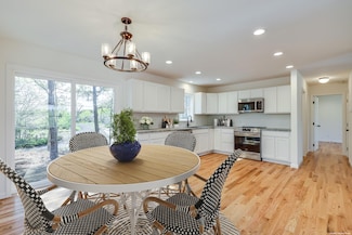 17 Woody Glen Rd, Harwich, MA 02645