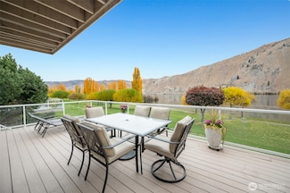 345 Lakefront Dr, Orondo, WA 98843