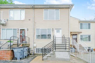 22 Greenfield Ct, Staten Island, NY 10304