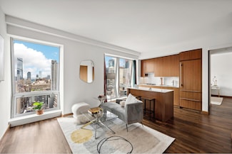 400 5th Ave Unit 31-G, New York, NY 10018