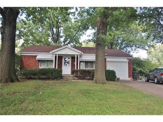 306 E Bellevista Dr, Independence, MO 64055