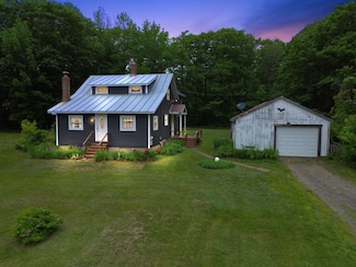 851 Lincoln St, Waterville, ME 04901