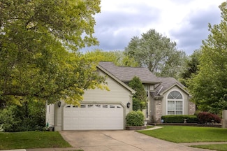 7711 Eagle Creek Dr, Pickerington, OH 43147