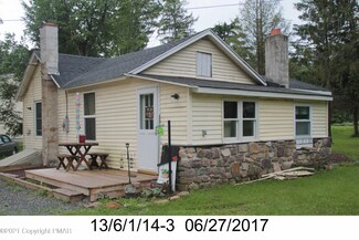 121 Midway Pines Ln, Kunkletown, PA 18058