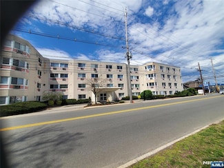 333 Grand Ave Unit 3F, Palisades Park, NJ 07650