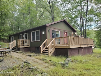 471 Westcolang Rd, Hawley, PA 18428