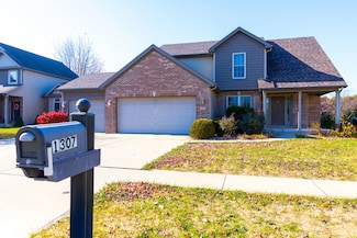 1307 Longford Ln, Bloomington, IL 61704
