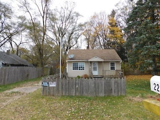 2265 Holly St, Benton Harbor, MI 49022