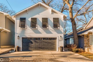 2211 S Lakeview Dr, Clear Lake, IA 50428