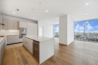 1711 Allen Pkwy Unit 2503, Houston, TX 77019