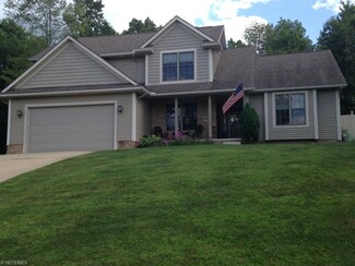 9963 Lawnridge St NE, Bolivar, OH 44612