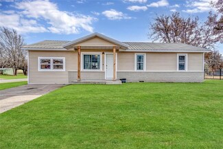 302 S Highland Dr, Erick, OK 73645