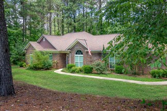 397 Mountain Creek Dr, Hamilton, GA 31811
