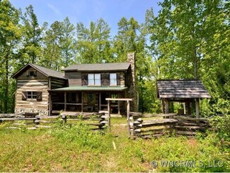 150 S Summit Ridge Rd, Saluda, NC 28773
