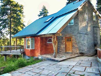 1036 Forest Ln, Princeton, ID 83857