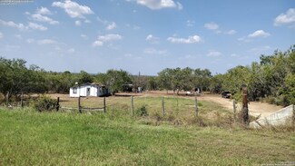 5944 Fm 1303, Floresville, TX 78114