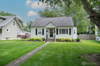 430 Deerfield Rd, Lebanon, OH 45036