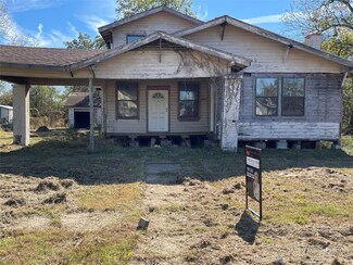 812 E Sumpter St, Mexia, TX 76667