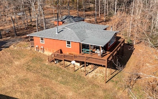 805 Quail Cove Cir, Warne, NC 28909
