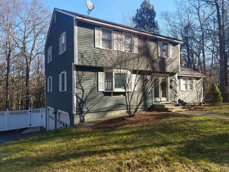 21 Nathaniel Dr, Amherst, NH 03031