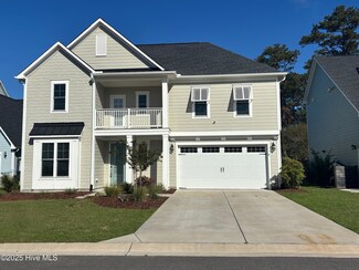 100 Daylight Dr, Topsail, NC 28443