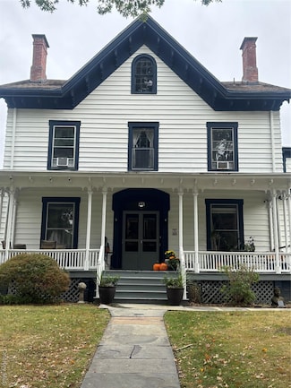 113 Academy St Unit 2, Poughkeepsie, NY 12601