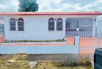 2 Blq V Bo Turabo Urb Villa Nueva, Caguas, PR 00725