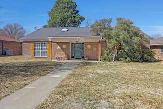 6804 Club Meadows Dr, Amarillo, TX 79124