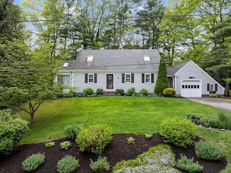 12 Wildwood Terrace, Mattapoisett, MA 02739