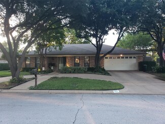 404 Salem Dr, Hurst, TX 76054