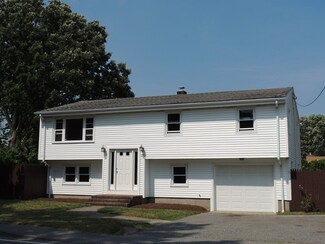 172 Chace St, Somerset, MA 02726