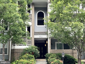 7701 Lafayette Forest Dr Unit 1, Annandale, VA 22003