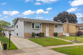 15424 David Ln, Oak Forest, IL 60452