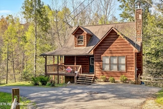 415 Silver Maple Ln, Gatlinburg, TN 37738