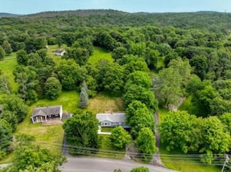 166 Hibernia Rd, Salt Point, NY 12578