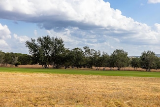 1060 Albatross Way E Unit 14, Kerrville, TX 78028