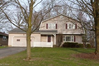 1768 Alverne Dr, Youngstown, OH 44514