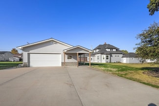 507 S 6th St, Humphrey, NE 68642