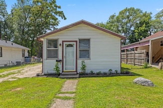 804 E 21st Ct, Des Moines, IA 50317