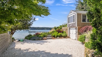 61 Hines Point Rd, Vineyard Haven, MA 02568